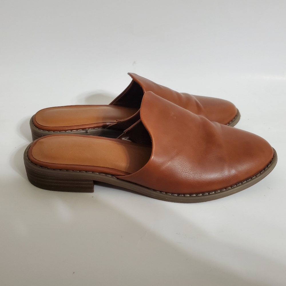 Universal Thread Maura Slip Ons or Mules Memory Foam Sable Brown Women's Size 7.